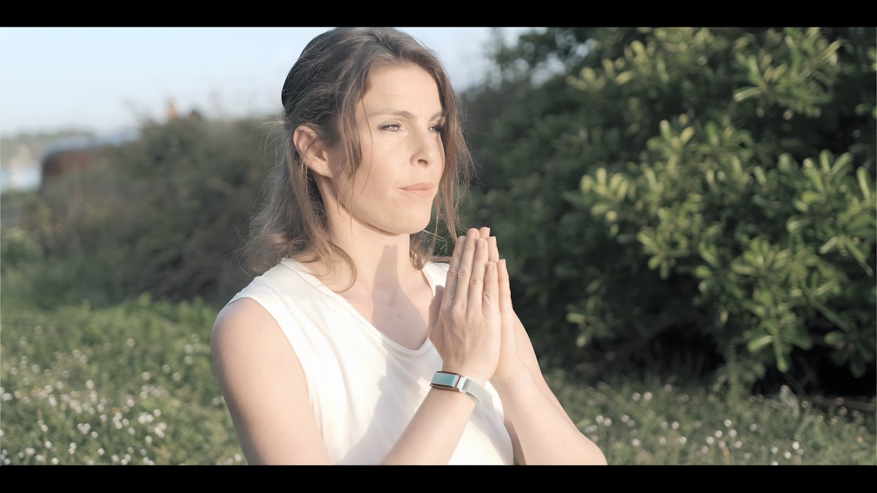 BREEZIN: Screenless Health Tracker Bracelet For Every Lifestyle