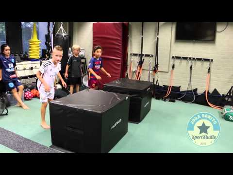 Voetbalopleiding - - -