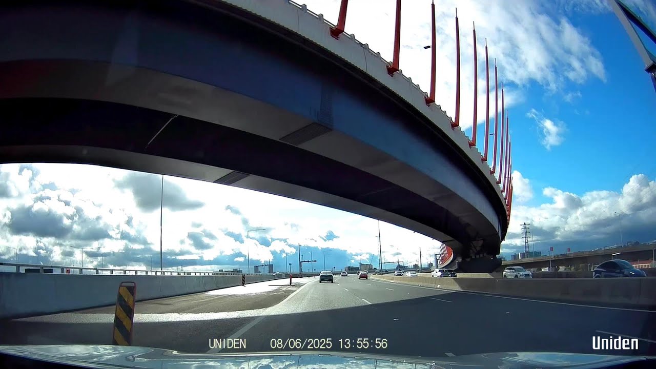 4K DASH CAM AUSTRALIA, VICTORIA, MELBOURNE.  Driving from Chadstone Shopping Centre to Airport
