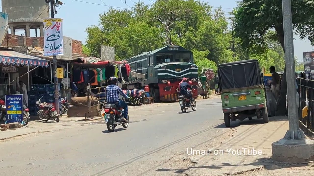 Can the Engine cross the road? | A Huge Locomotive on a Busy  Road