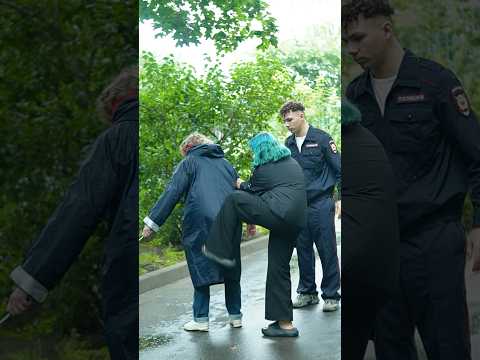 ❌Pov: Наглая бабка разбила лимонад и была наказана! #pov #story #shorts