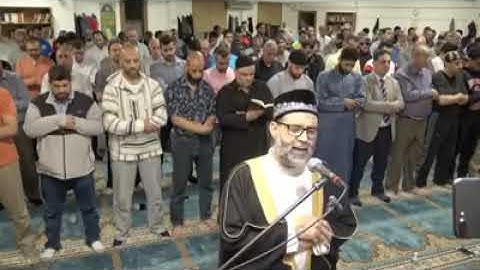 " وَإِنَّ السَّاعَةَ لَآتِيَةٌ ۖ فَاصْفَحِ الصَّفْحَ الْجَمِيلَ " 🌹  للمبدع القارئ الشيخ حسن صالح ❤