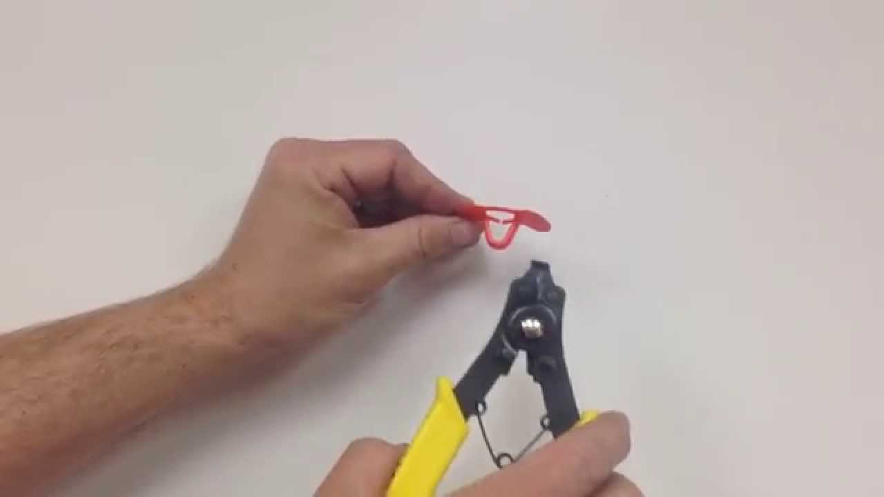 Style 3184 - Clip On Peepers (English)