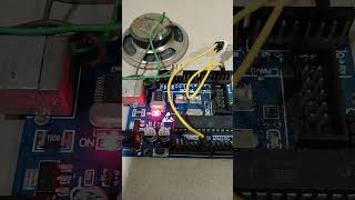 學生 #Arduino專題製作 E2 ~實驗中 #音效模擬器 #喇叭 自己組裝 可以配合 #1DGAME 小蜜蜂 #微控制器 #熱門 #sound  #arduino #arduinoproject