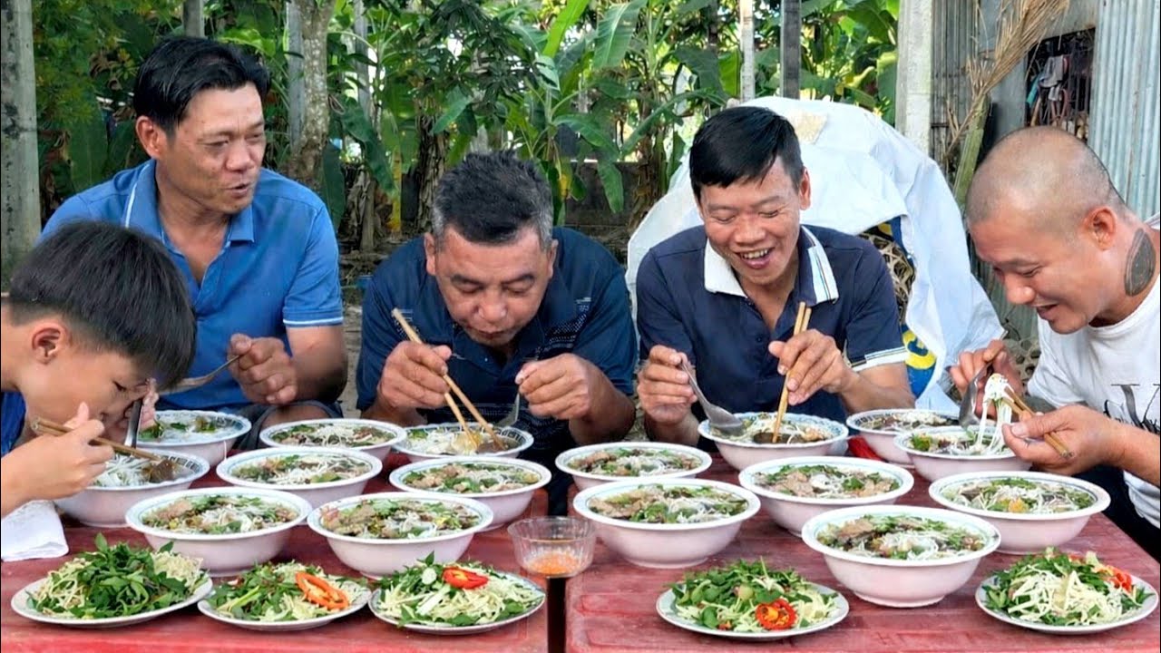 Bún nước lèo quê có gì mà team Ba Móc ăn xong muốn quay lại liền?