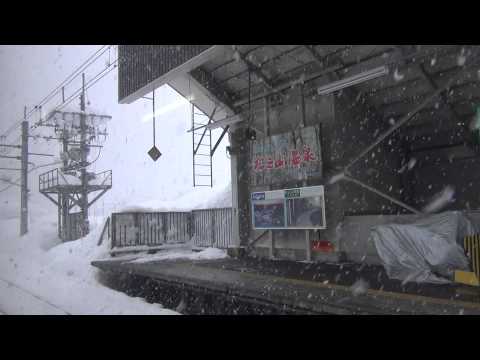 豪雪の北越急行ほくほく線　Hokuetsu Express Hokuhoku line in heavy snow