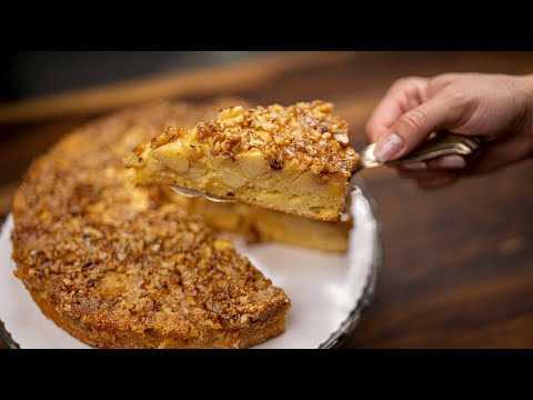 Video: Wie Man Apfelkuchen Mit Karamell Und Walnüssen Macht