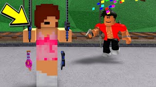 I Became a MINECRAFT Player to BEAT TEAMERS in Roblox MM2!