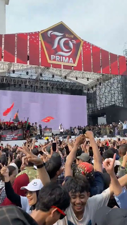 Goyang Dumes bareng NDX di monas HUT TNI KE-79 #huttni #huttni79 #ndxaka #tni #tniindonesia #shorts