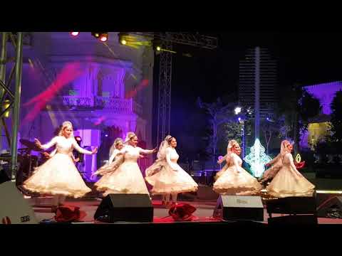 Dance show in Bollywood Parks in Dubai Parks and Resorts