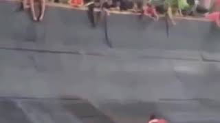 Fat guy fails at a skate ramp to the tune of white stripes