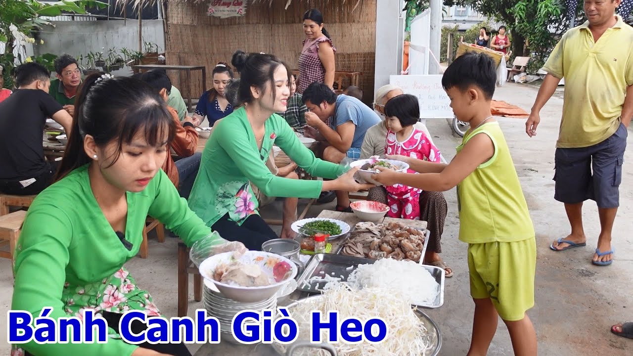 Hôm Nay Quán Bán Bánh Canh Giò Heo Được Cô Thủy Mão Hết Tặng Bà Con | Hương Quê #381