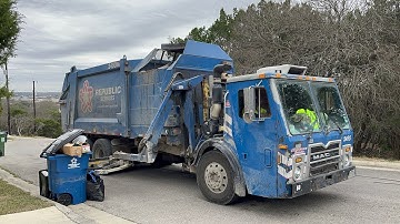 Republic Services: Mack LEU Heil Durapack Python Garbage Truck Collecting Cool Carts