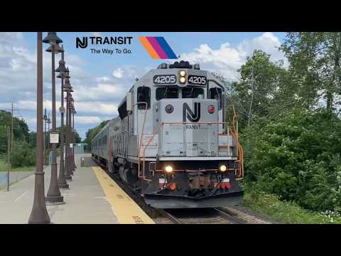 NJT GP40PH-2B 4205 at Middletown #49 / X04 - YouTube