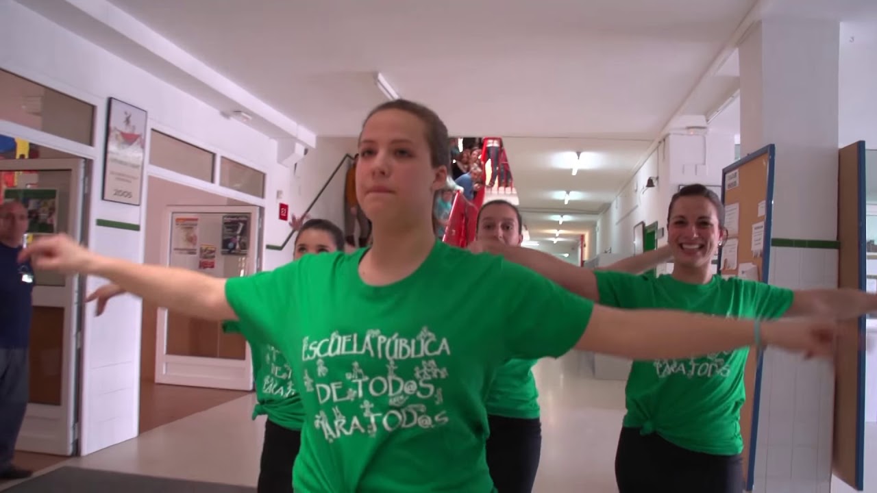 Lipdub del Instituto Manuel de Falla Andaluces Levantaos