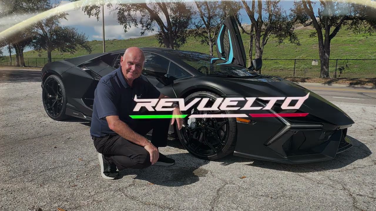 Lamborghini Revuelto за рулем продавца McLaren