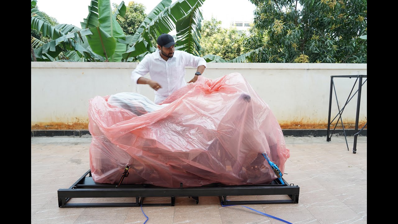 Unboxing the 2025 Street Triple 765 R Matt Baja Orange