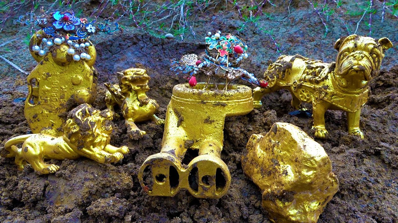 Eight unique large treasures discovered by accident with metal detector - YouTube