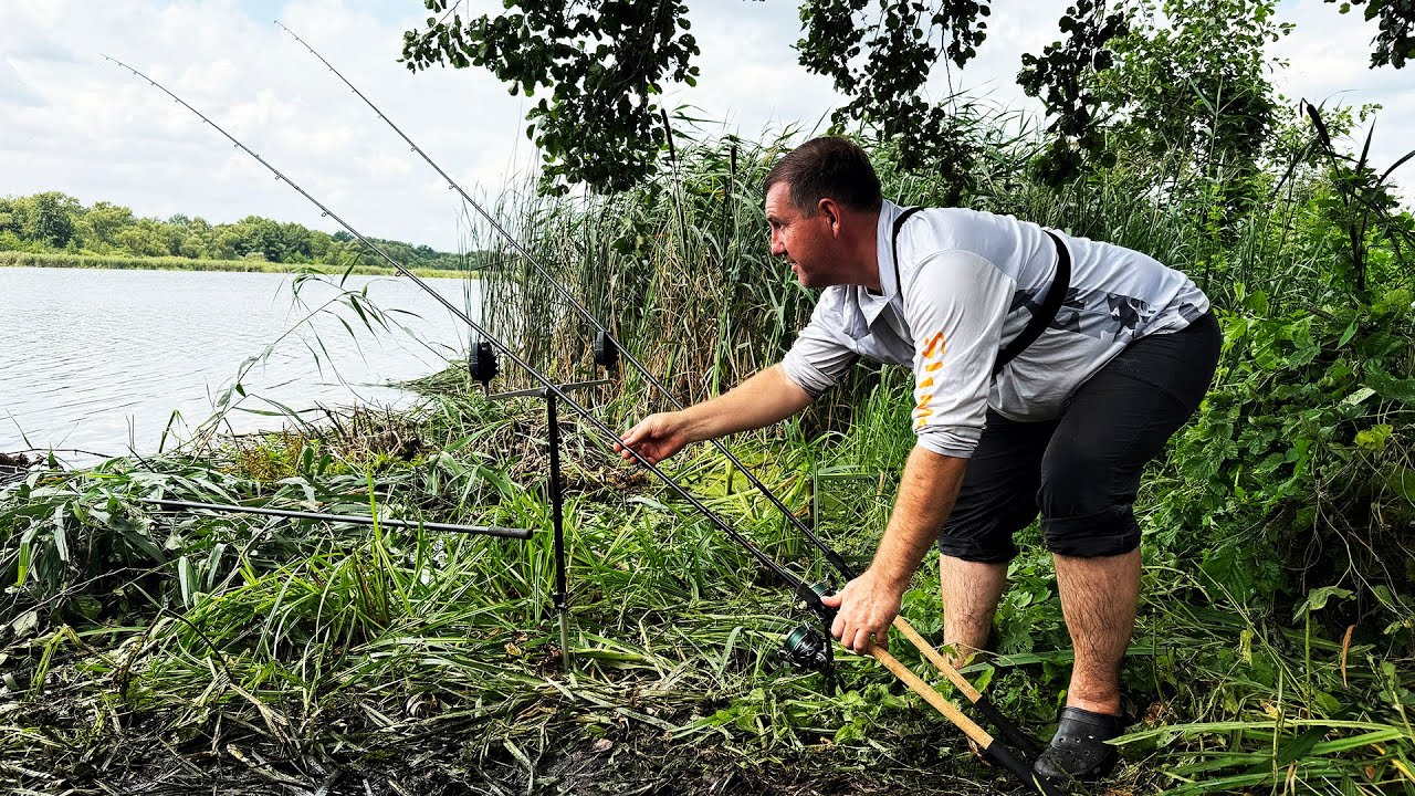 Большого Амура на фидер таскал пол часа! Амур поломал фидер!