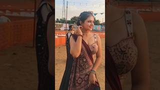 Girl Showing Her Beauty & Hot Figure In Lehga Choli