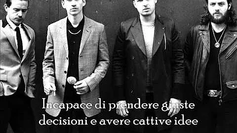 Why'd you only call me when you're high - Arctic Monkeys (traduzione)