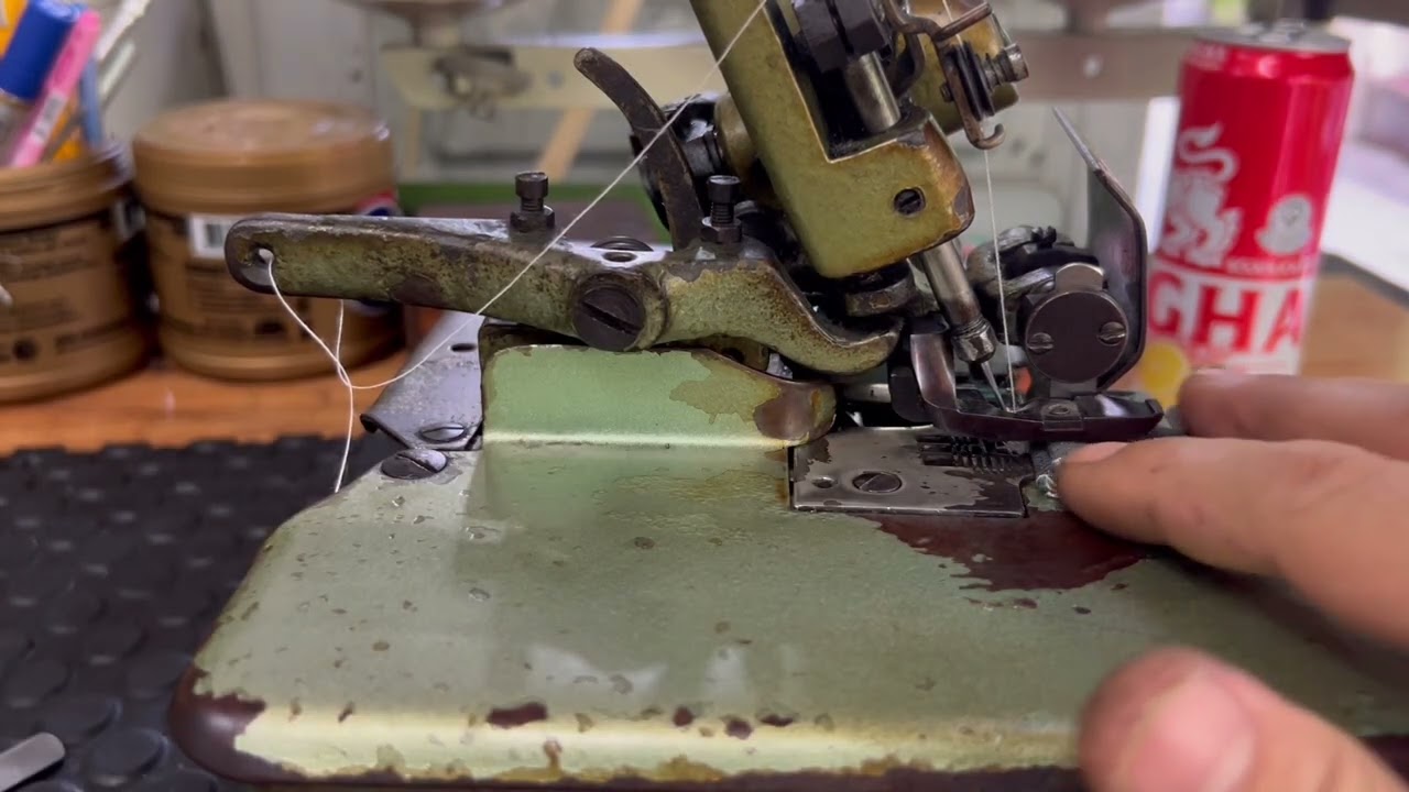 จักรโพ้งริมผ้าจักรโพ้ง3เส้น🧵ตีนผียกไม่สูงยัดผ้าไม่เข้าแก้เองได้ง่ายๆ😃👍👍