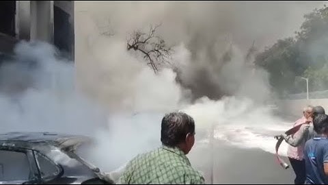 СМИ назвали возможную причину крушения самолета в Индии