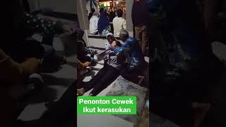 Penonton Cewek Ini Ikut Kesurupan Kebo Giro shorts lenggerwonosobo taritopengwonosobo