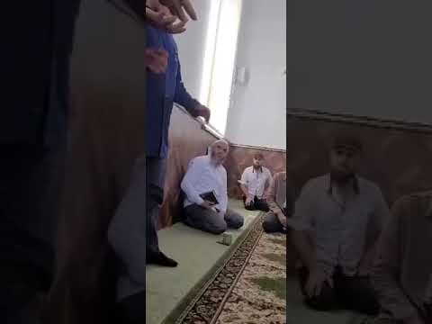 Сотрудники ворвались в мечеть и прокляли мусульман