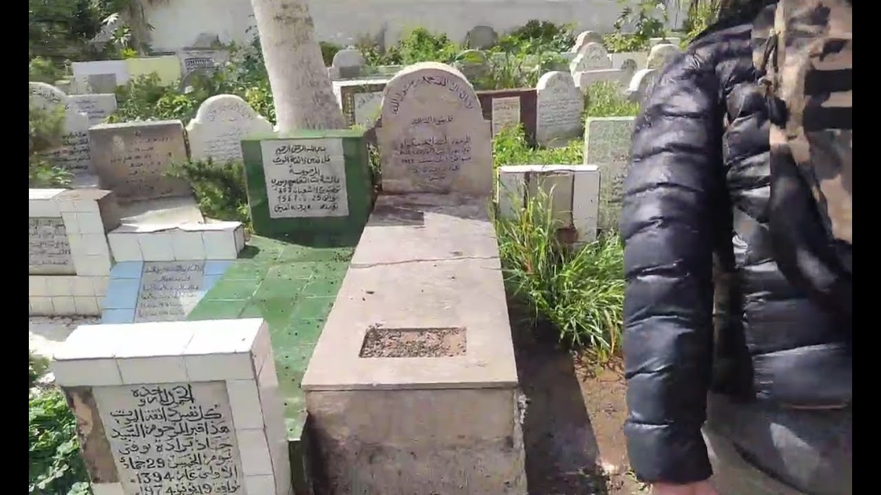 مباشرة من كازا.. لحظة دفن جثمان الفنان الراحل عبدو الشريف في مقبرة أهل فاس