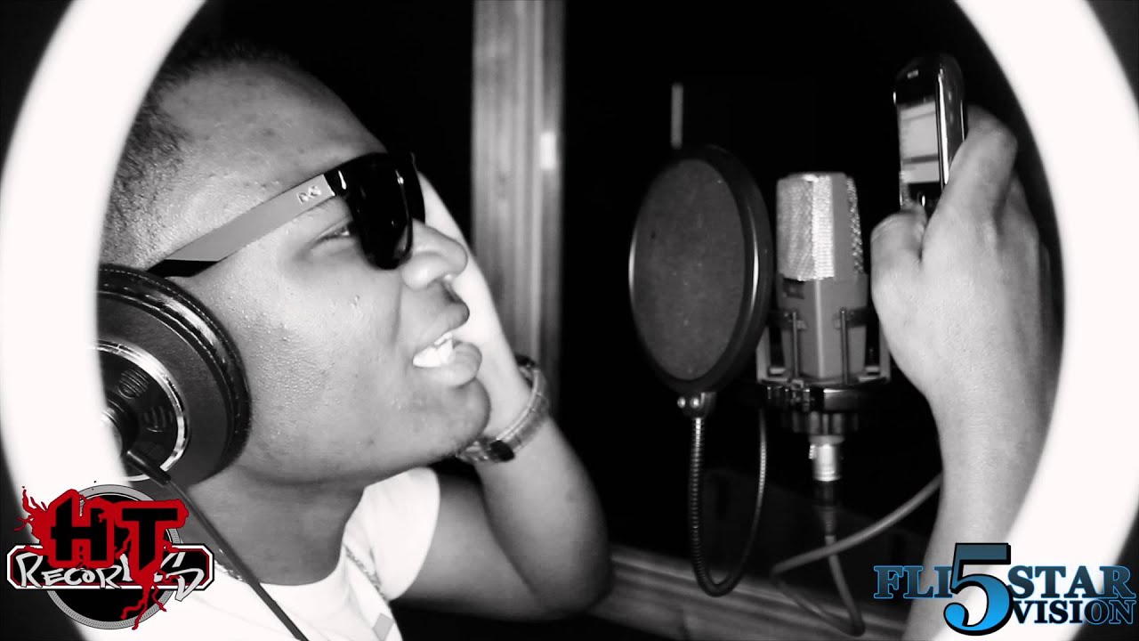DeeVS - SHINE (Studio Performance) @iamDeeVS bekijken op YouTube DeeVS - SHINE (Studio Performance) @iamDeeVS bekijken op YouTube