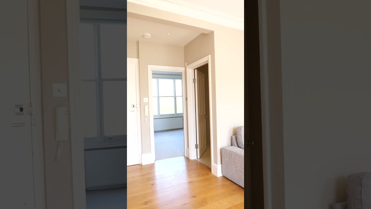 walk through Blenheim Crescent