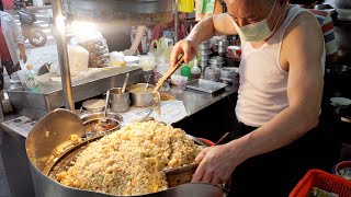Street $2.5 Giant Shrimp FRIED RICE Master! Oyster omelette, Clams soup | Taiwanese street food