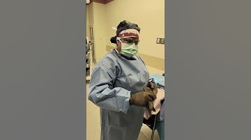 How do Surgeons put on their gloves? #shorts