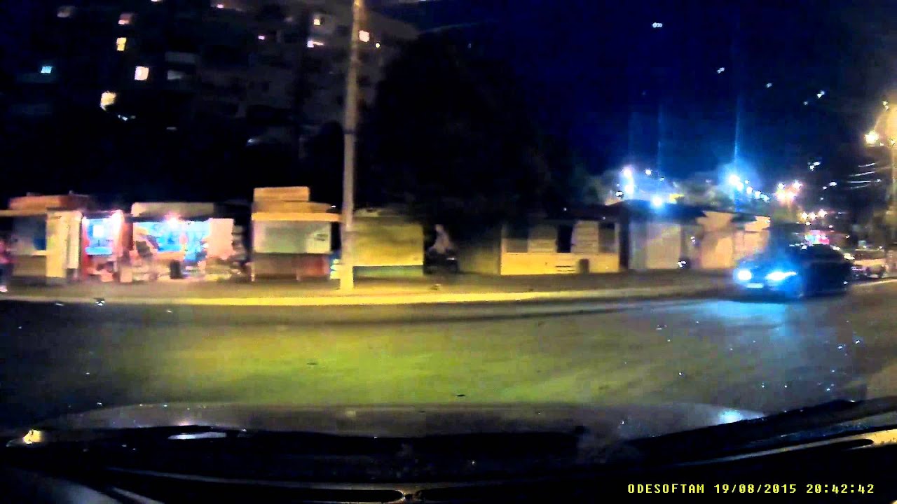 Женщина бросилась под колеса иномарке. Одесса. ЖК Радужный - YouTube