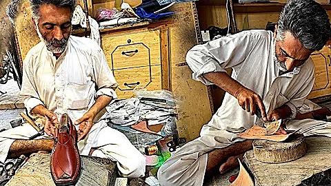 How Handmade Peshawari Sandals Are Made | Traditional Sandal Crafting Process