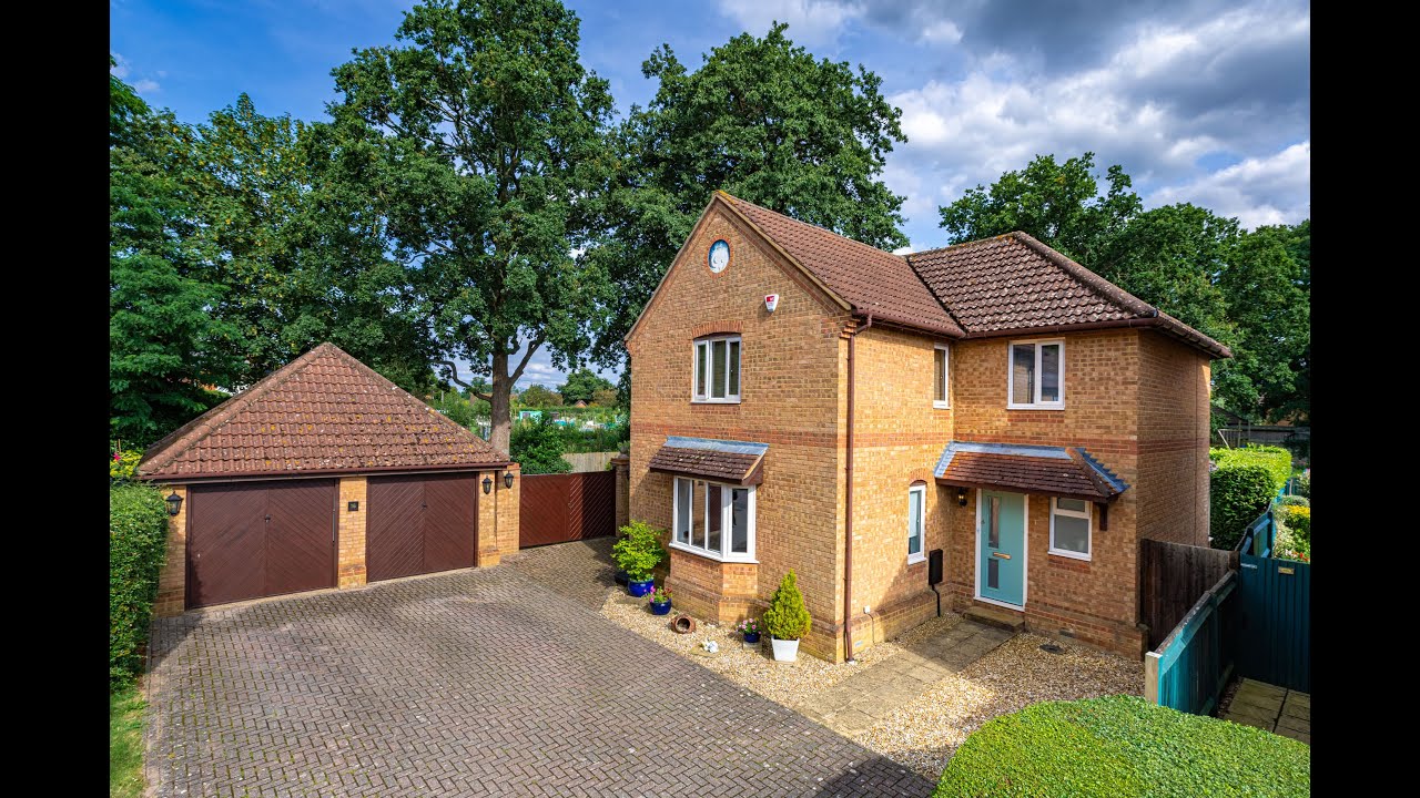 For Sale 5 Bedroom House, Winkfield Row, Ascot Chewton Rose Estate