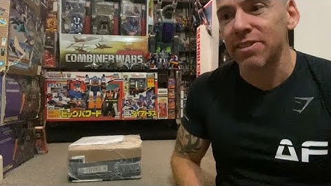 Transformers generation one complete collection rare Italian G1 variant unboxing. Gig box special