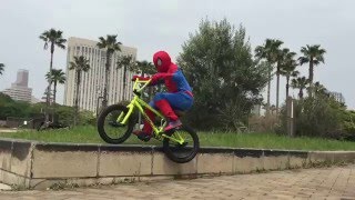 KIDS SPIDER MAN / BMX 8YEARS OLD FREE STYLE RIDER