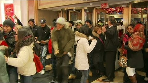 CNN: Crazed shoppers on a mission