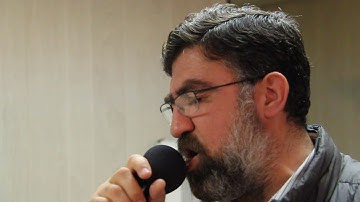 القارئ الطبيب أحمد الزارع يرفع صوته بالأذان