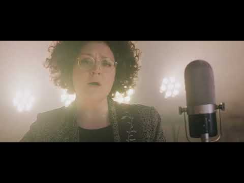 Frau Locke - Ich weine leise (Offizielles Musikvideo)