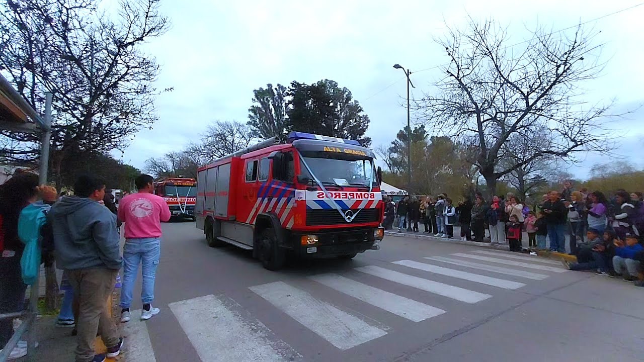 Desfile 25 de Mayo - Bomberos Voluntarios Alta Gracia