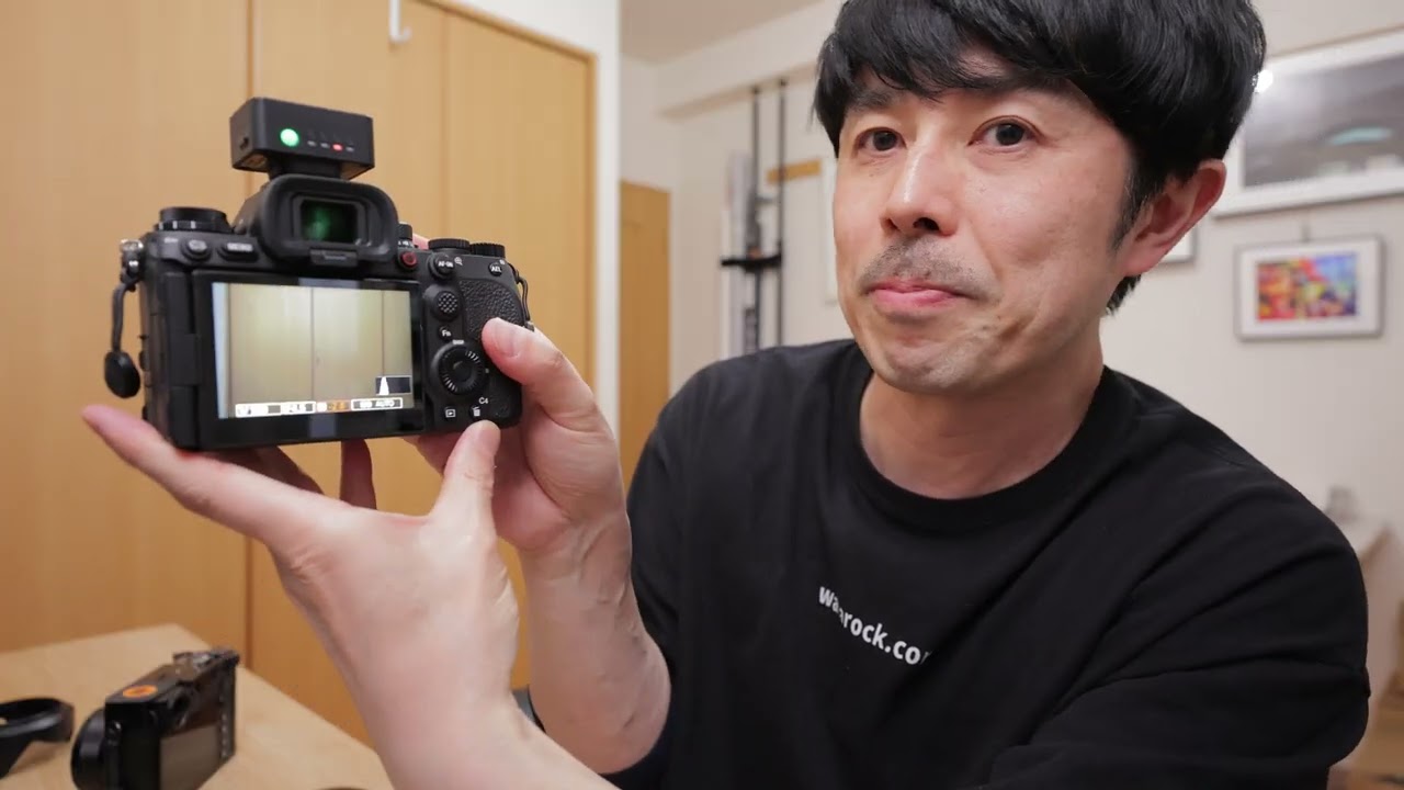 How to use a mini strobe - YouTube