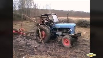 Lazy driver unloading bamboo LIKE A BOSS!!!