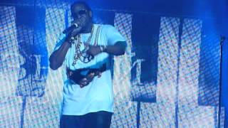 2 Chainz "look back at it" LIVE at FOx Theater in Oakland, CA