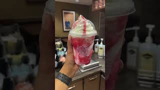 STARBUCKS STRAWBERRY CHEESECAKE FRAPPUCCINO #starbucks #frappuccino #cheesecake #barista #shorts