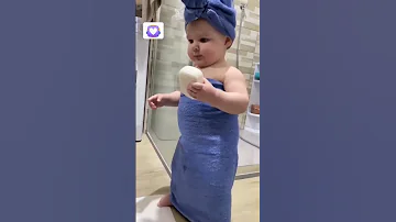 ماشاءالله الامير عم يتحمم بيبي كيوت 