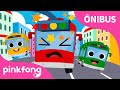 Cinco Onibusinhos Pulando na Estrada | Canções de Ônibus | Pinkfong Canções para Crianças