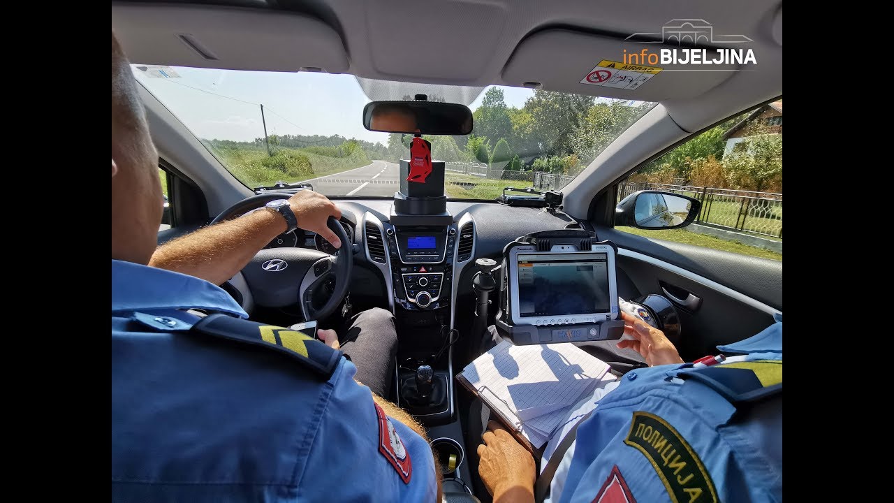 InfoBijeljina u patroli sa presretačem: Zavirite u vozilo koje lovi brze vozače